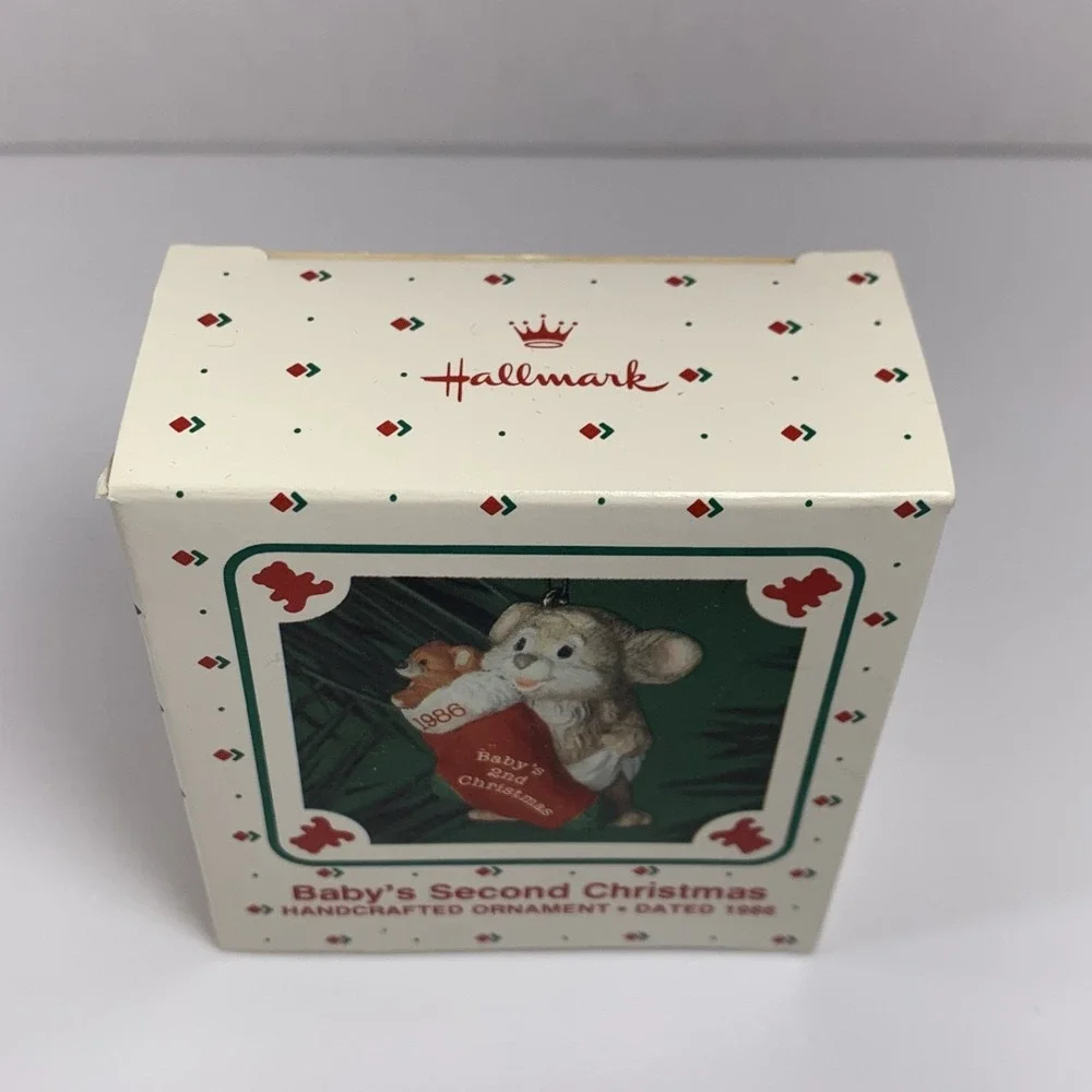 Hallmark  1986 Vintage‎ Keepsake Ornamen Baby' Second Christmas Mouse